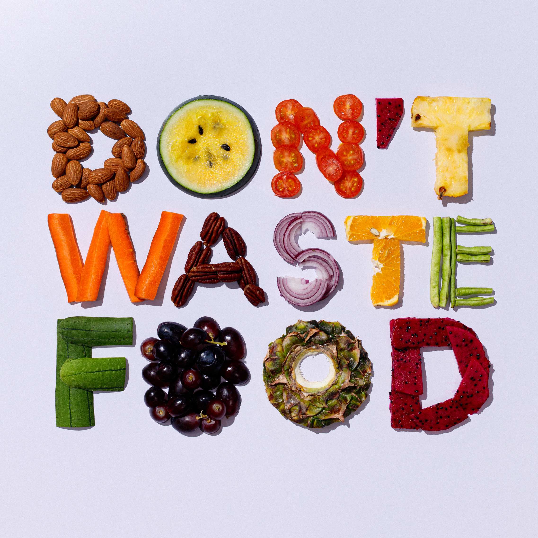 Lebensmittelverschwendung vermeiden Don´t waste food - mit Lebensmitteln geschrieben